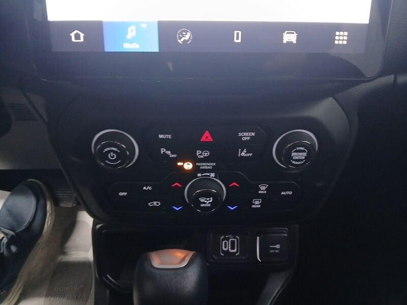 Jeep Renegade 1.5 Turbo T4 MHEV Summit