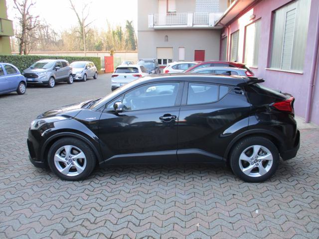 TOYOTA C-HR 1.8 Hybrid E-CVT Business