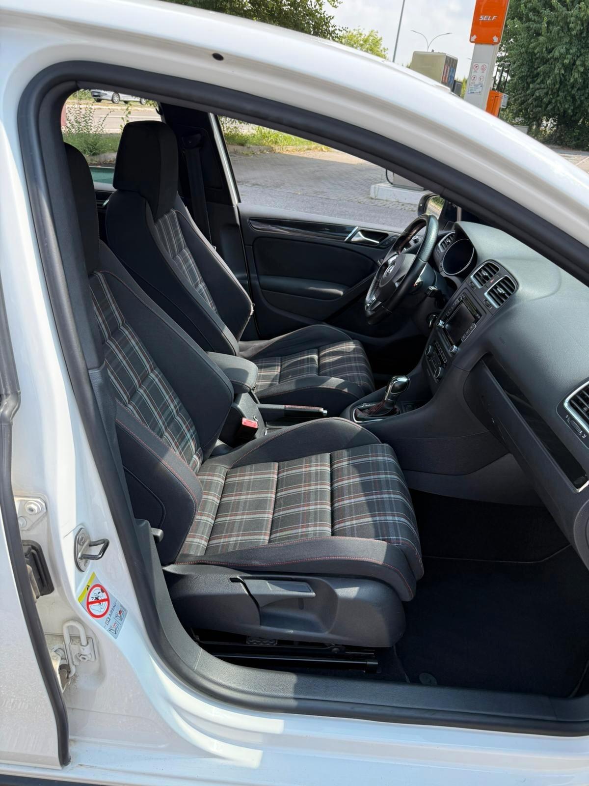 Volkswagen Golf GTI 2.0 TSI DSG 5p.