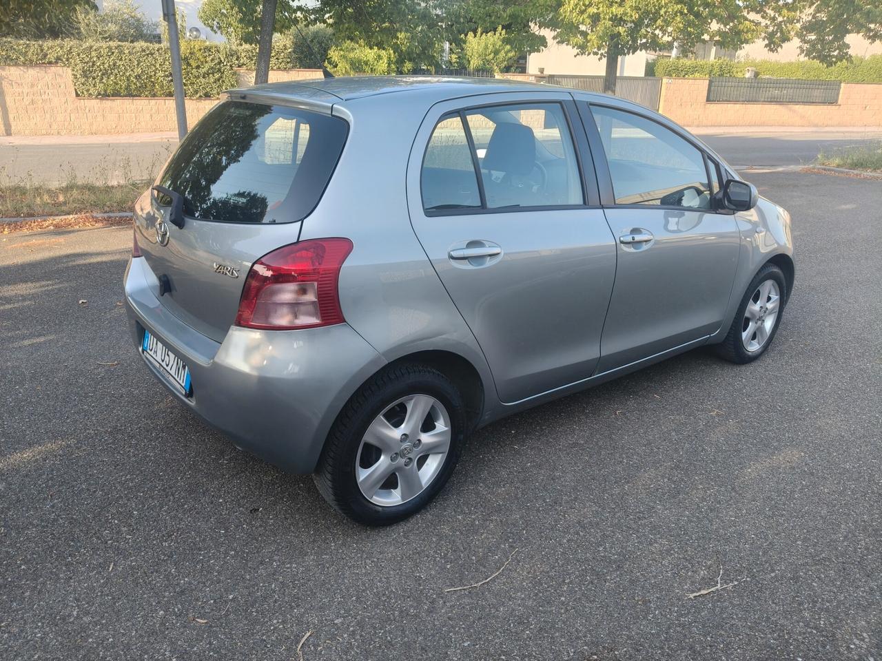 Toyota Yaris 1.3 5 porte AUTOMATICA