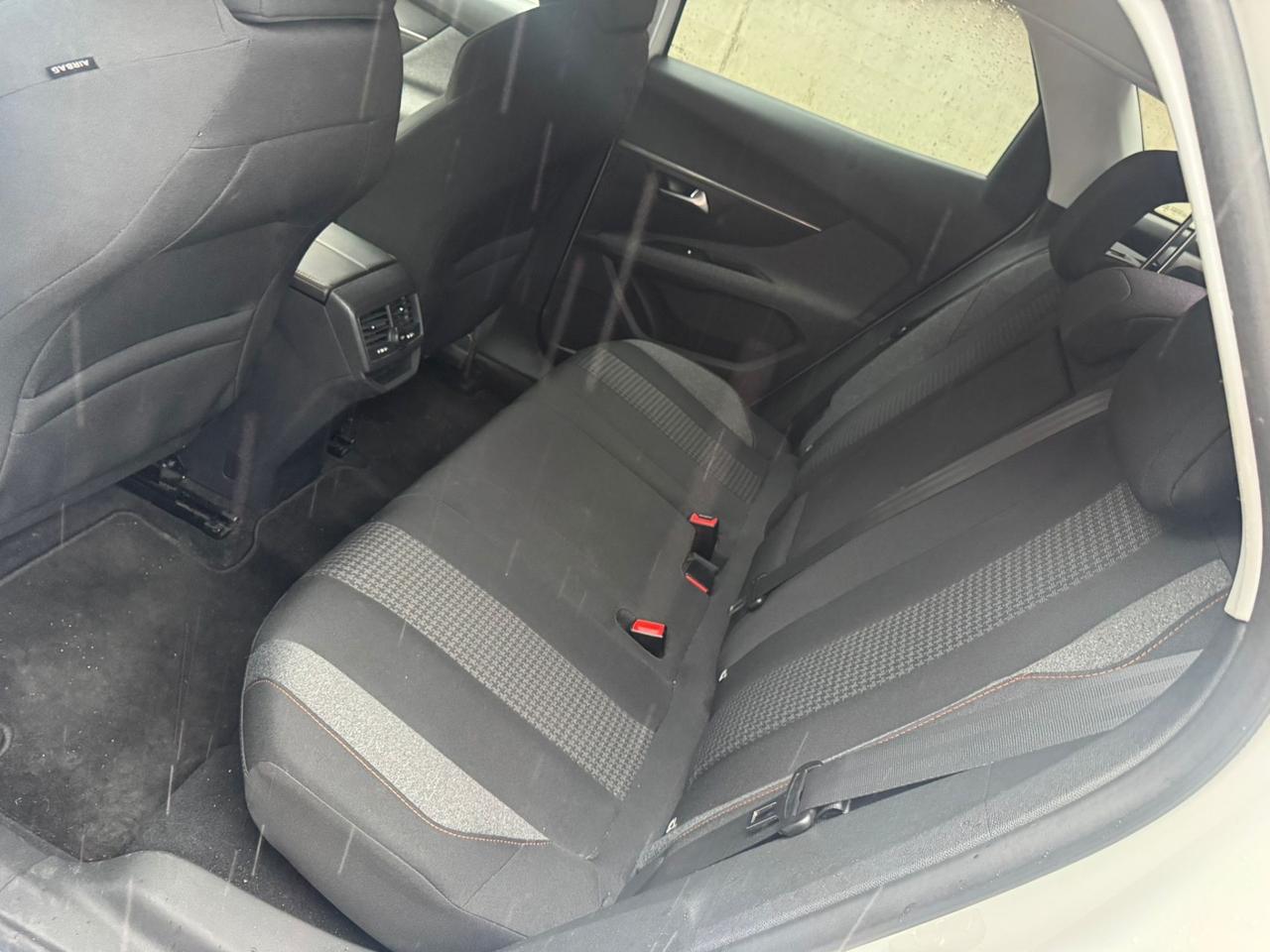 Peugeot 3008 1.6 HDI SOLO 105000KM