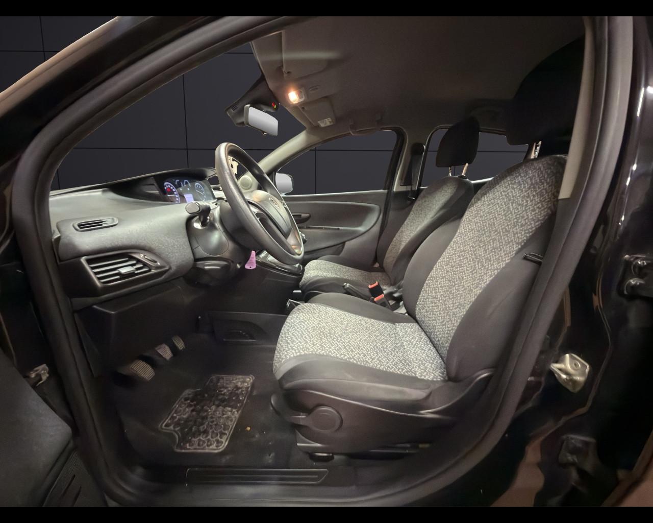 LANCIA Ypsilon 1.0 FireFly 5 porte S&S Hybrid Silver