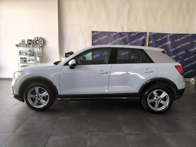 AUDI Q2 30 TDI S tronic Identity Black