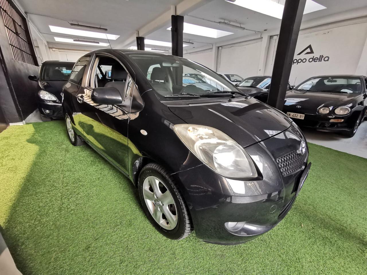 Toyota Yaris 1.0 Sol NEOPATENTATI GARANZIA 12 MESI