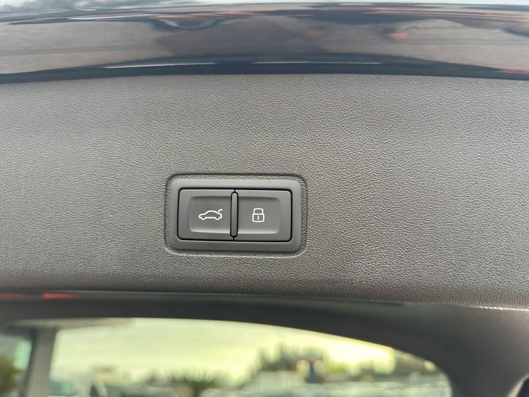 Audi Q3 Sportback 2.0 TDi S line 150cv s-tronic, Telecam e CarPlay