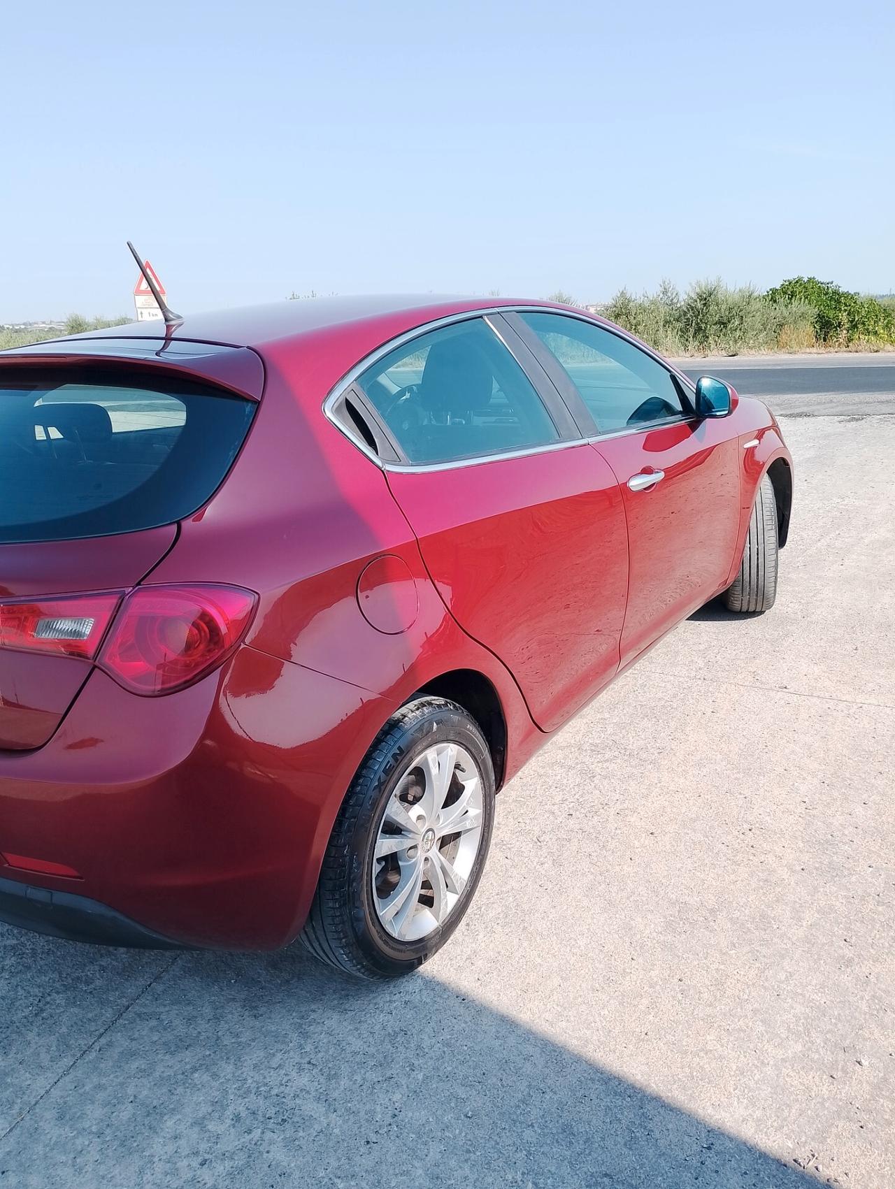 Alfa Romeo Giulietta 1.6 JTDm-2 105 CV Distinctive