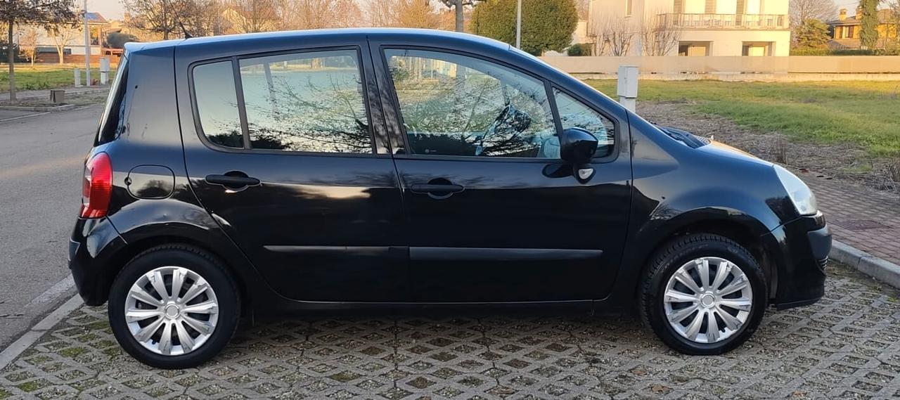 Renault Modus Grand 1.2 16V Dynamique