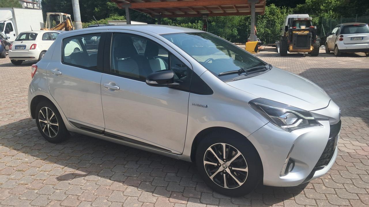 Toyota Yaris 1.5 Hybrid 5 porte Business