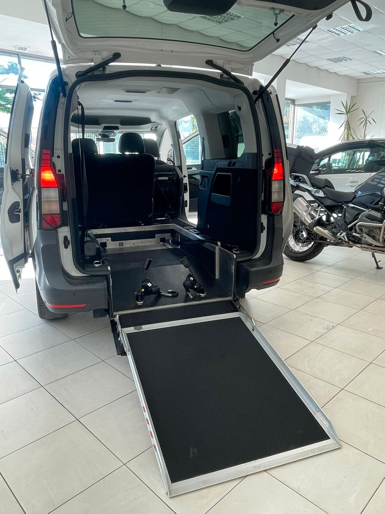 VOLKSWAGEN CADDY TRASPORTO DISABILI MAXI 2.0 TDI 102 CV 2022