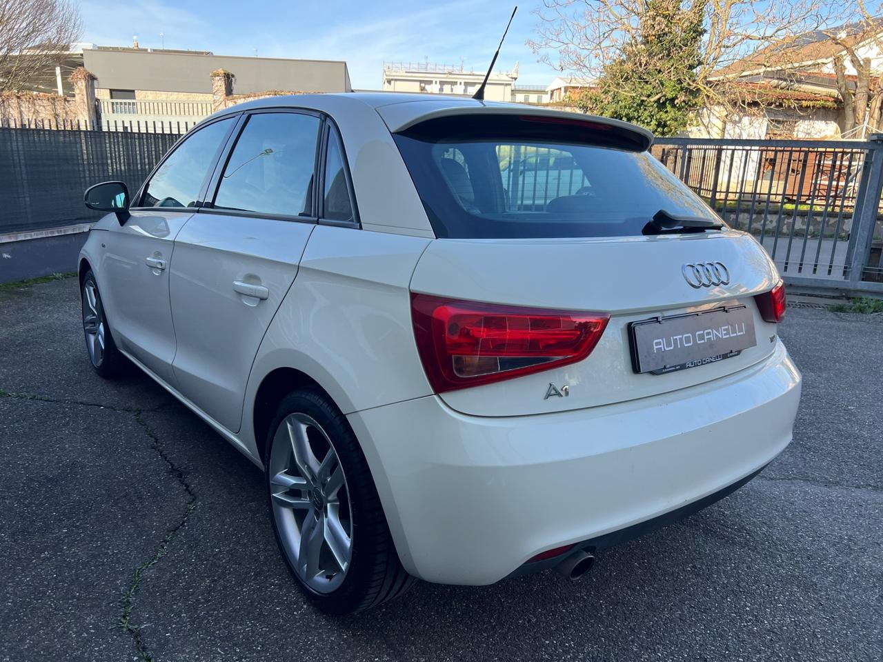 Audi A1 SPB 1.6 TDI SLINE