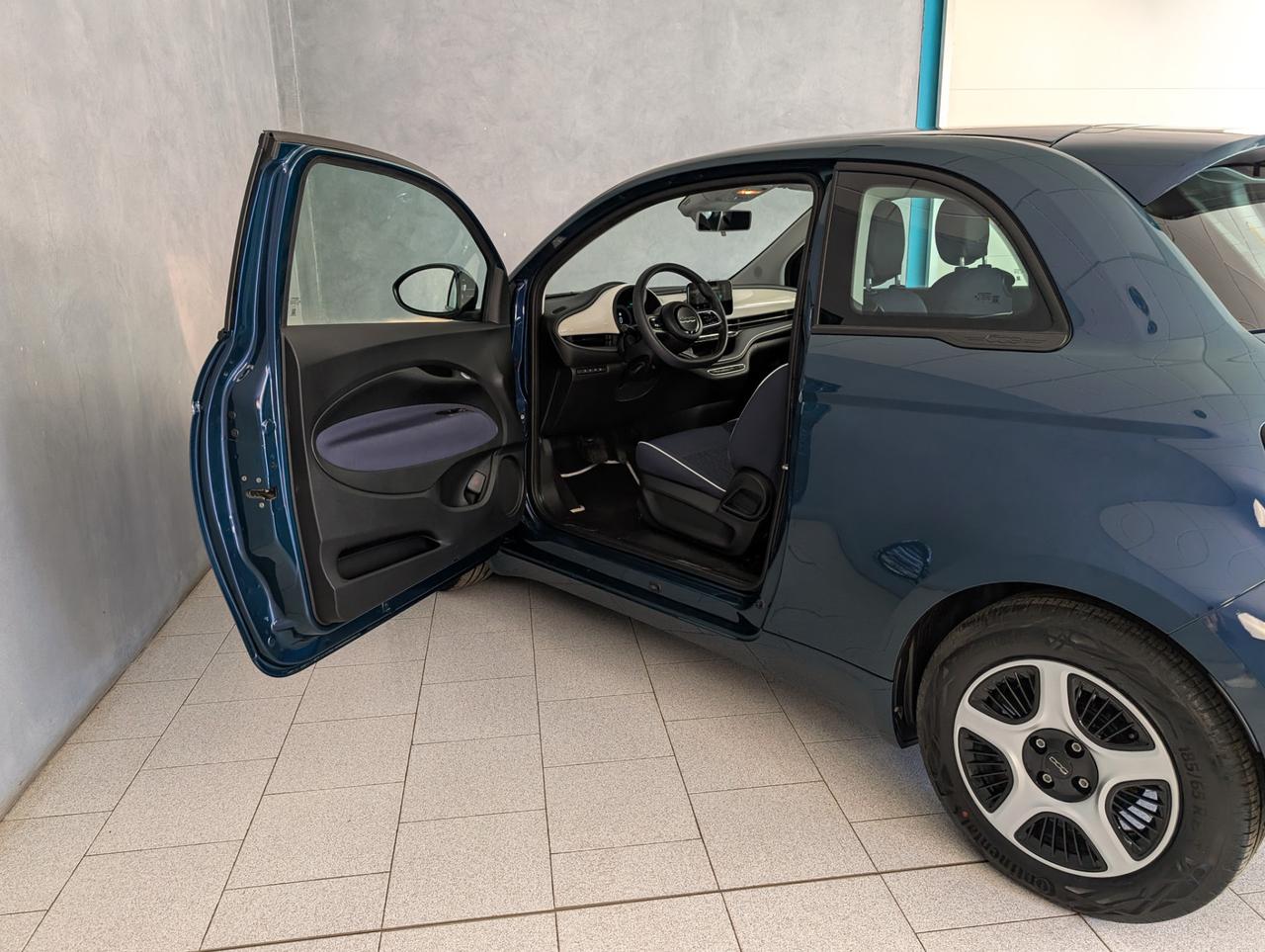Fiat 500e 23,65 kWh Action