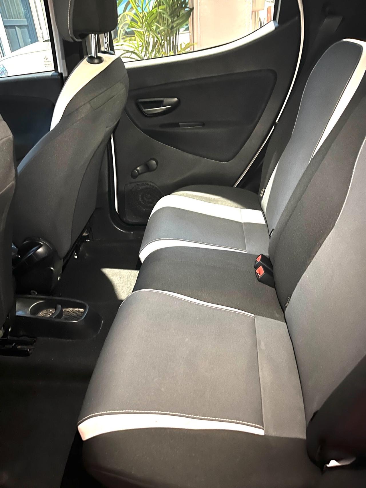 Lancia Ypsilon 0.9 TwinAir 85 CV Metano Elefantino