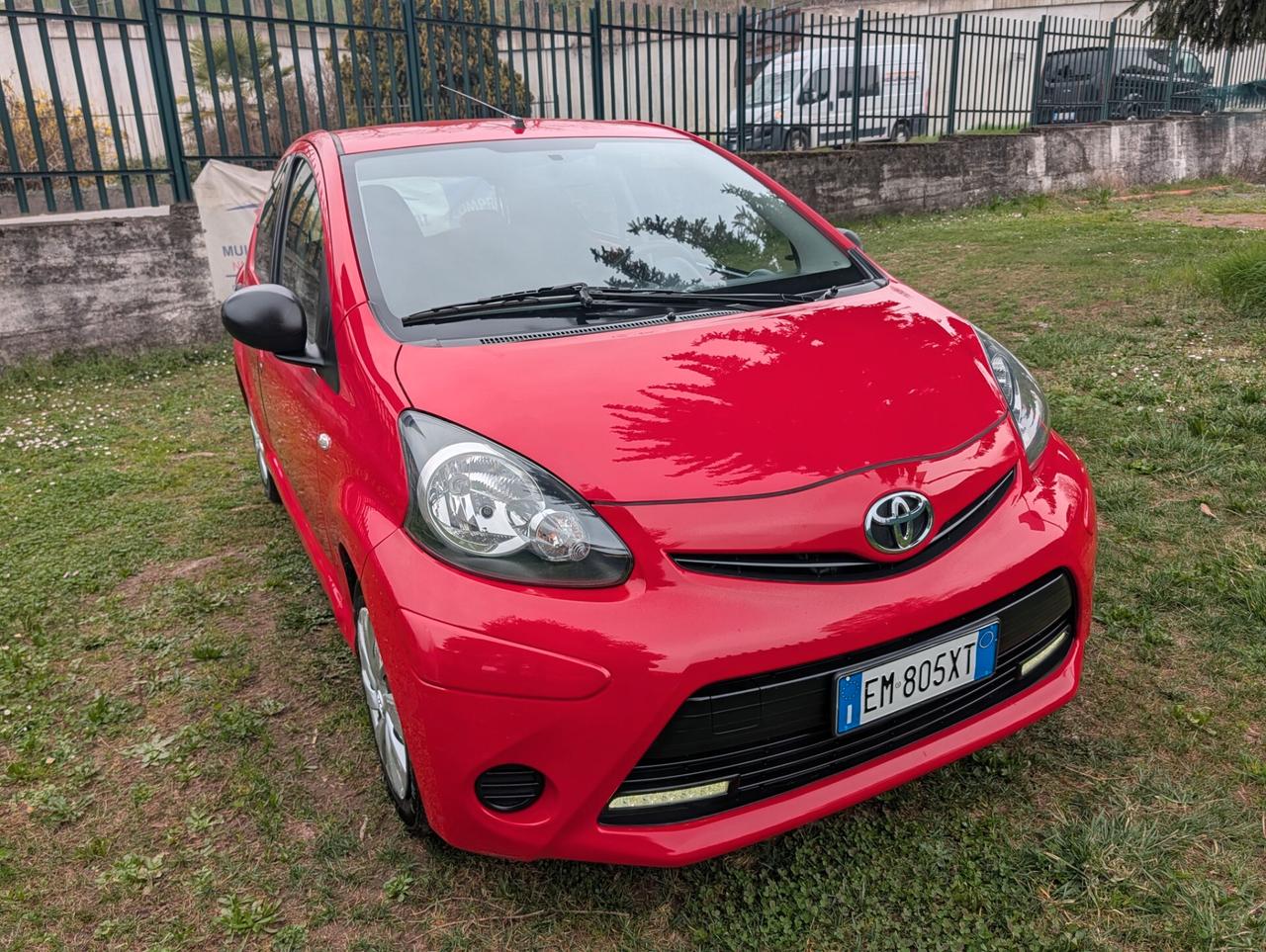 Toyota Aygo 1.0 12V VVT-i 5 porte Lounge UNICO PROPRIETARIO TAGL. CERT.