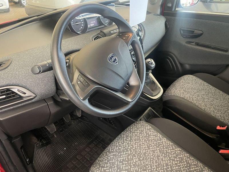 Lancia Ypsilon 1.0 FireFly 5 porte S&S Hybrid Silver