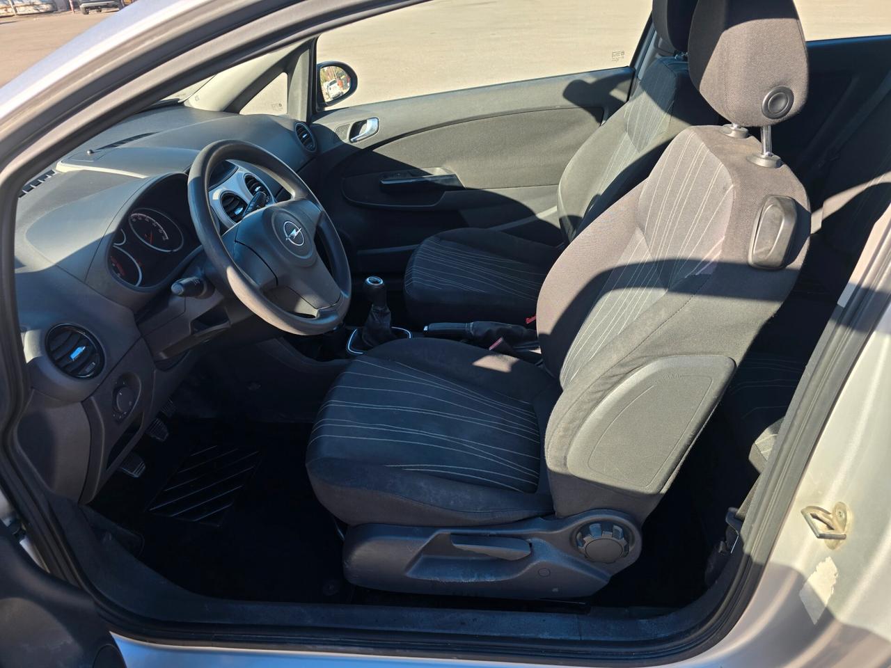 Opel Corsa 1.2 3 porte Club