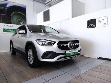 Mercedes-Benz GLA (H247) - GLA 200 Automatic Business