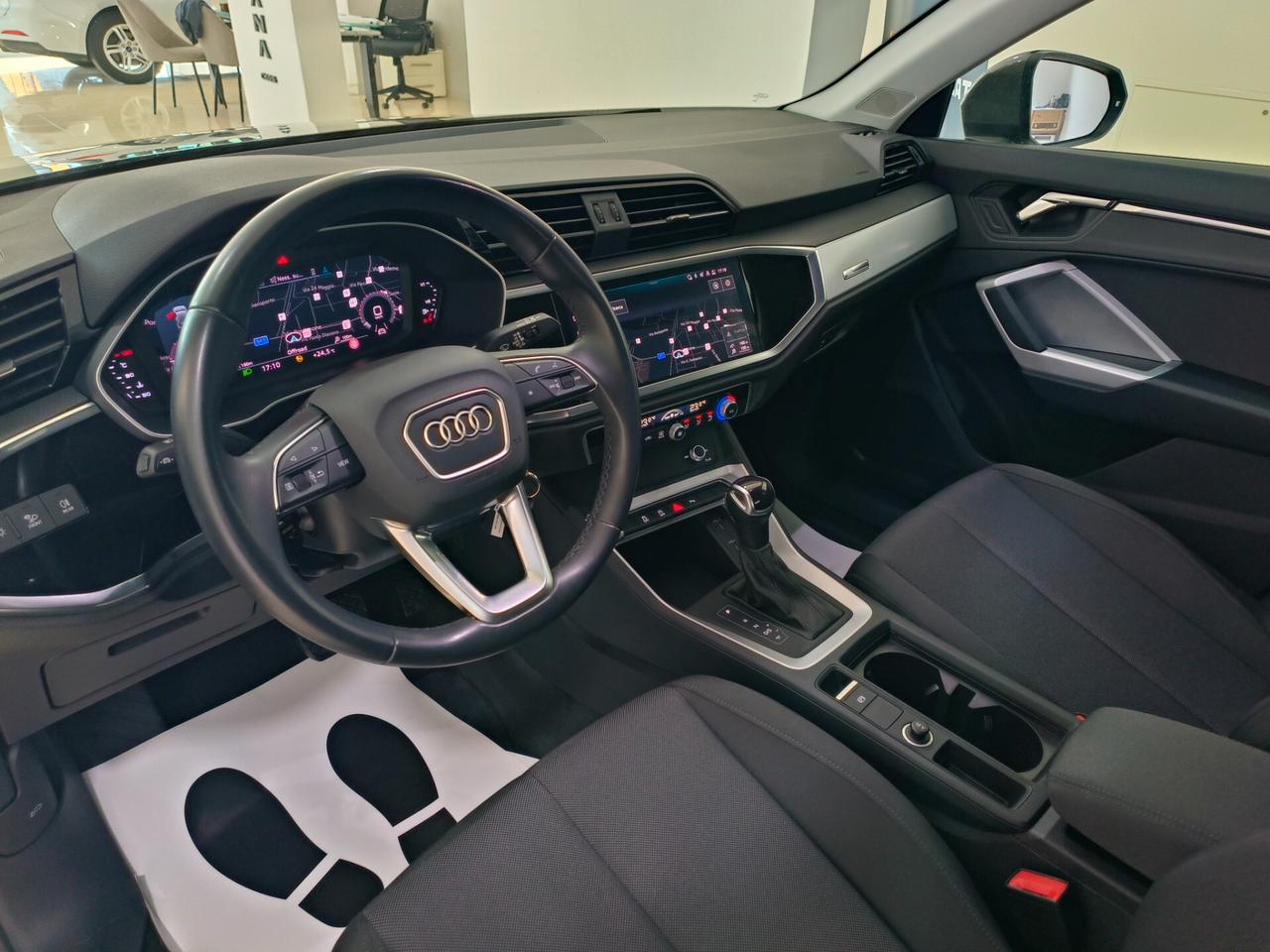 Audi Q3 35 TDI S tronic Business