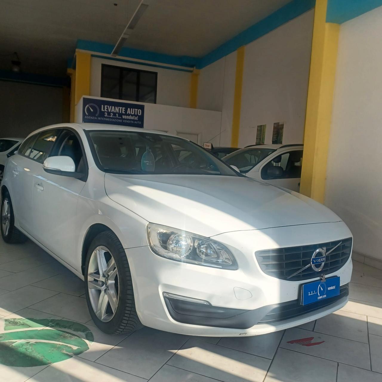 35.000KM MOTORE SOSTUITITO VOLVO V60 2.0 TDI AUTOM