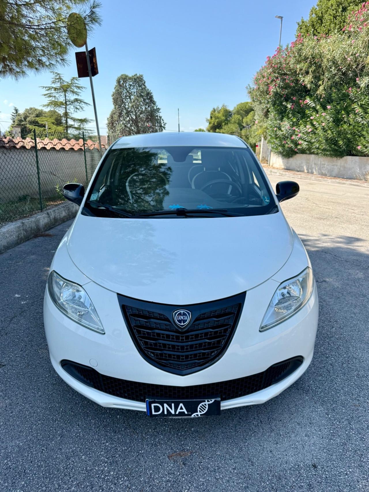 Lancia Ypsilon Ecochic Euro6B neopatentati uniprop