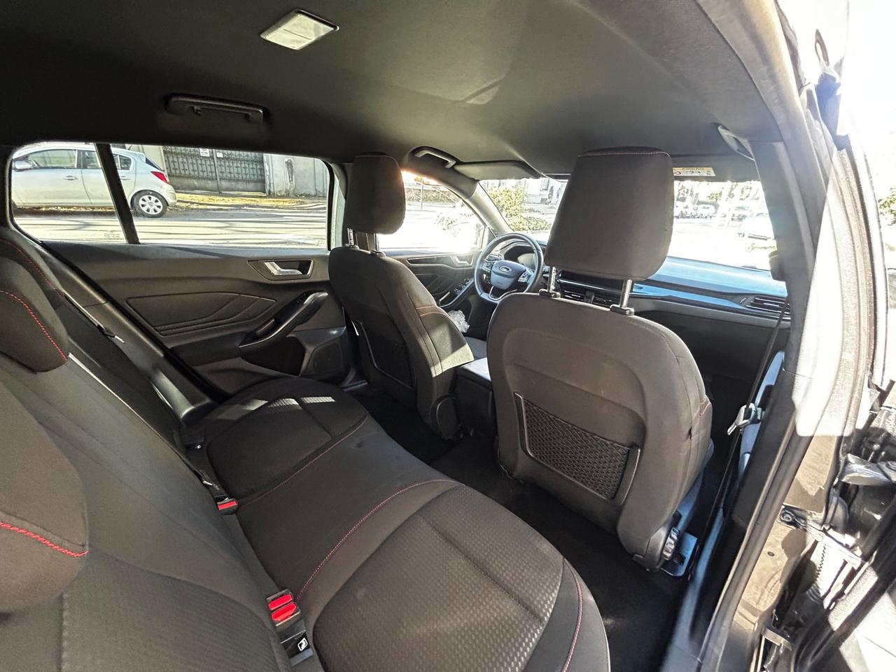 Ford Focus 1.0 EcoBoost HYBRID 125cv ST-Line Design *AUTOMATICA*!!!