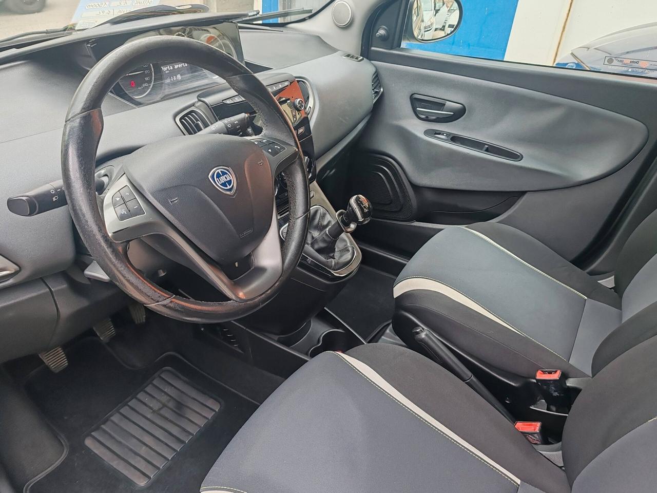 Lancia Ypsilon 1.2 69 CV 5 porte GPL BENZINA