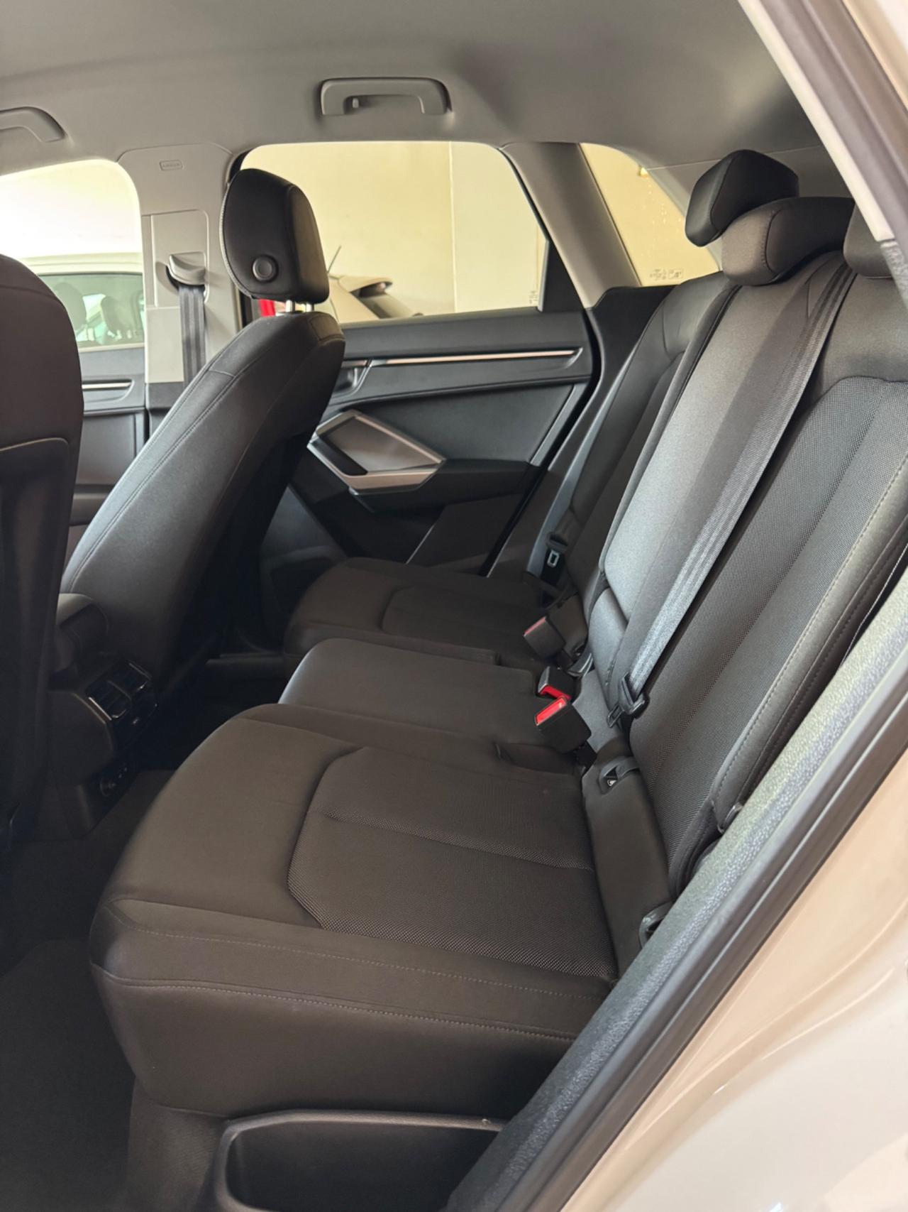 Audi Q3 35 TDI S tronic Business Advanced