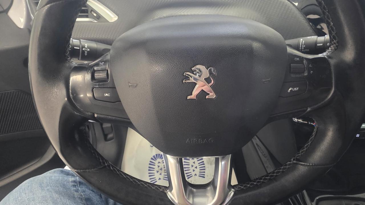 Peugeot 2008 BlueHDi 100 Allure