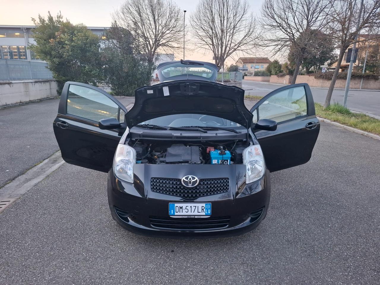 Toyota Yaris 1.0 3 porte SOLAMENTE 112.000 KM