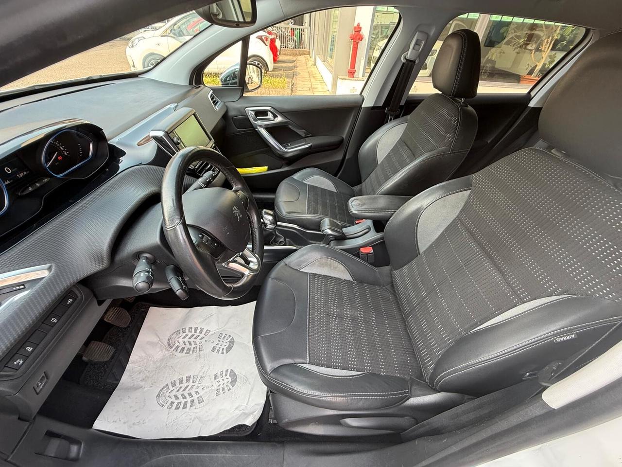 Peugeot 2008 PureTech 82 Allure ***NAVIGATORE*OK NEOPATENTATI***