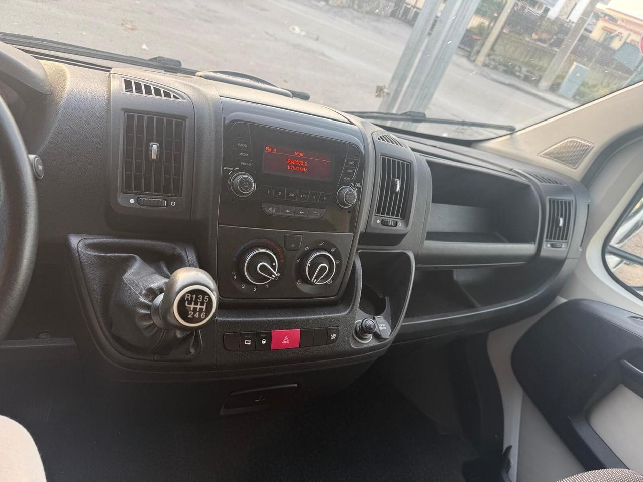 Peugeot Boxer 330 BlueHDi 120 S&S PC-TN Combi Comfort