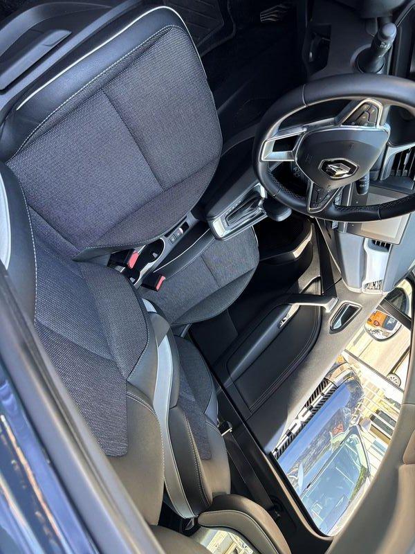 Renault Captur E-Tech hybrid 1.6 E-TECH HEV 145 TECHNO AUTO