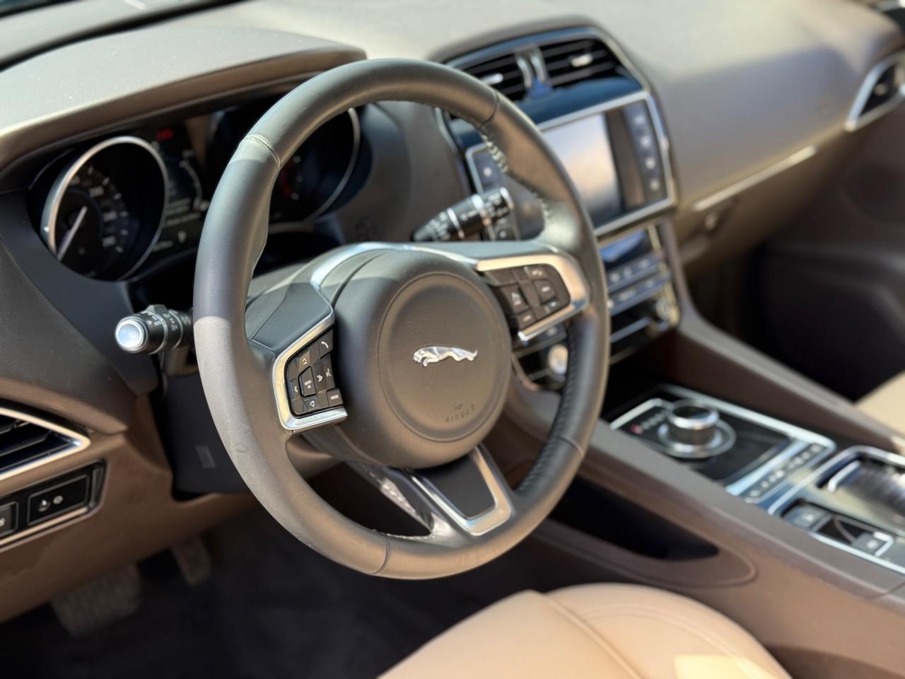 JAGUAR F-Pace 2.0 D 180 CV AWD aut. Portfolio 2018