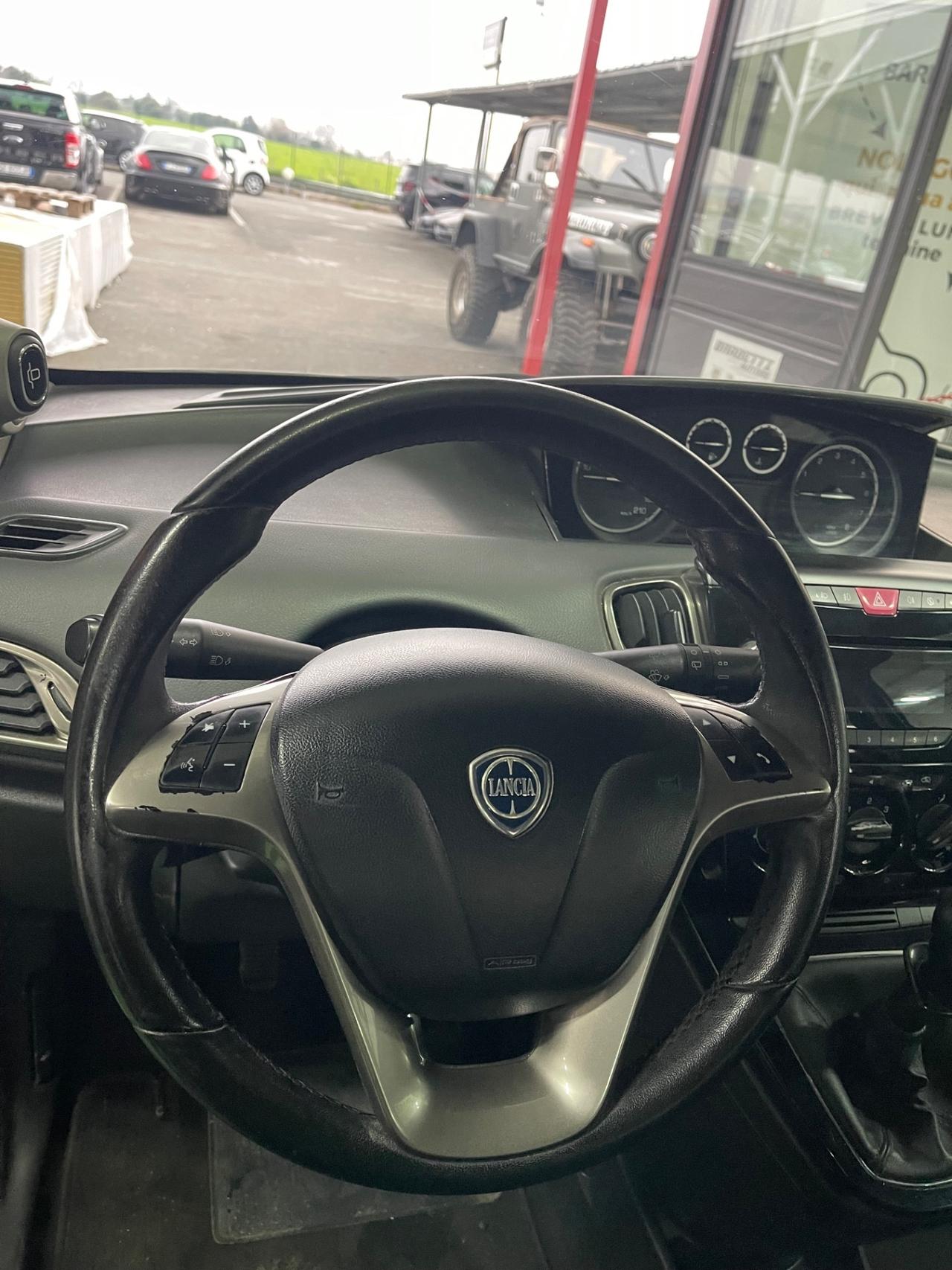 Lancia Ypsilon 1.2 Neopatentati PERMUTE RATE