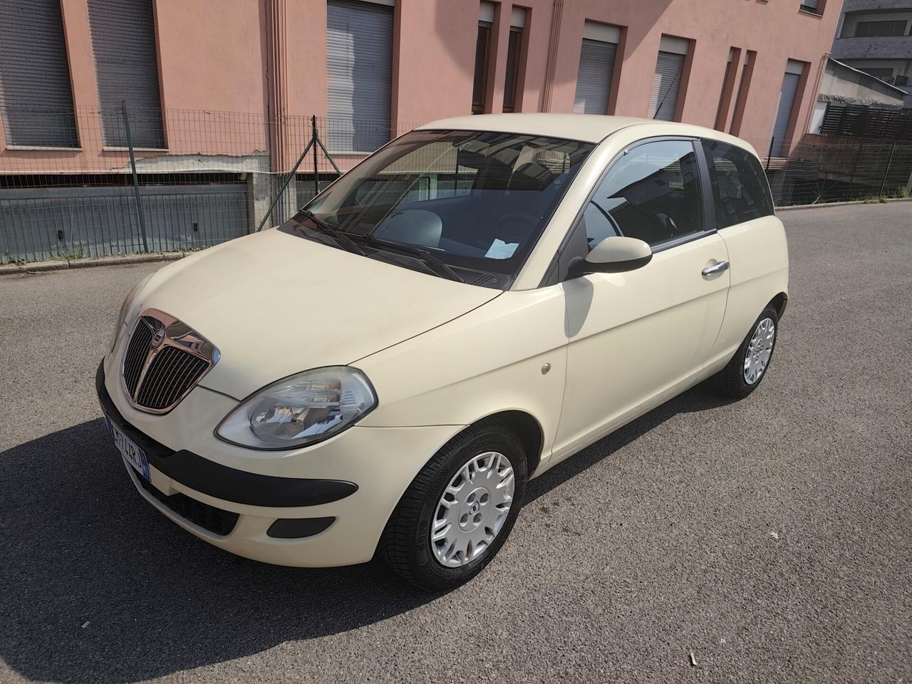 Lancia Ypsilon 1.2 Benz neopatentati