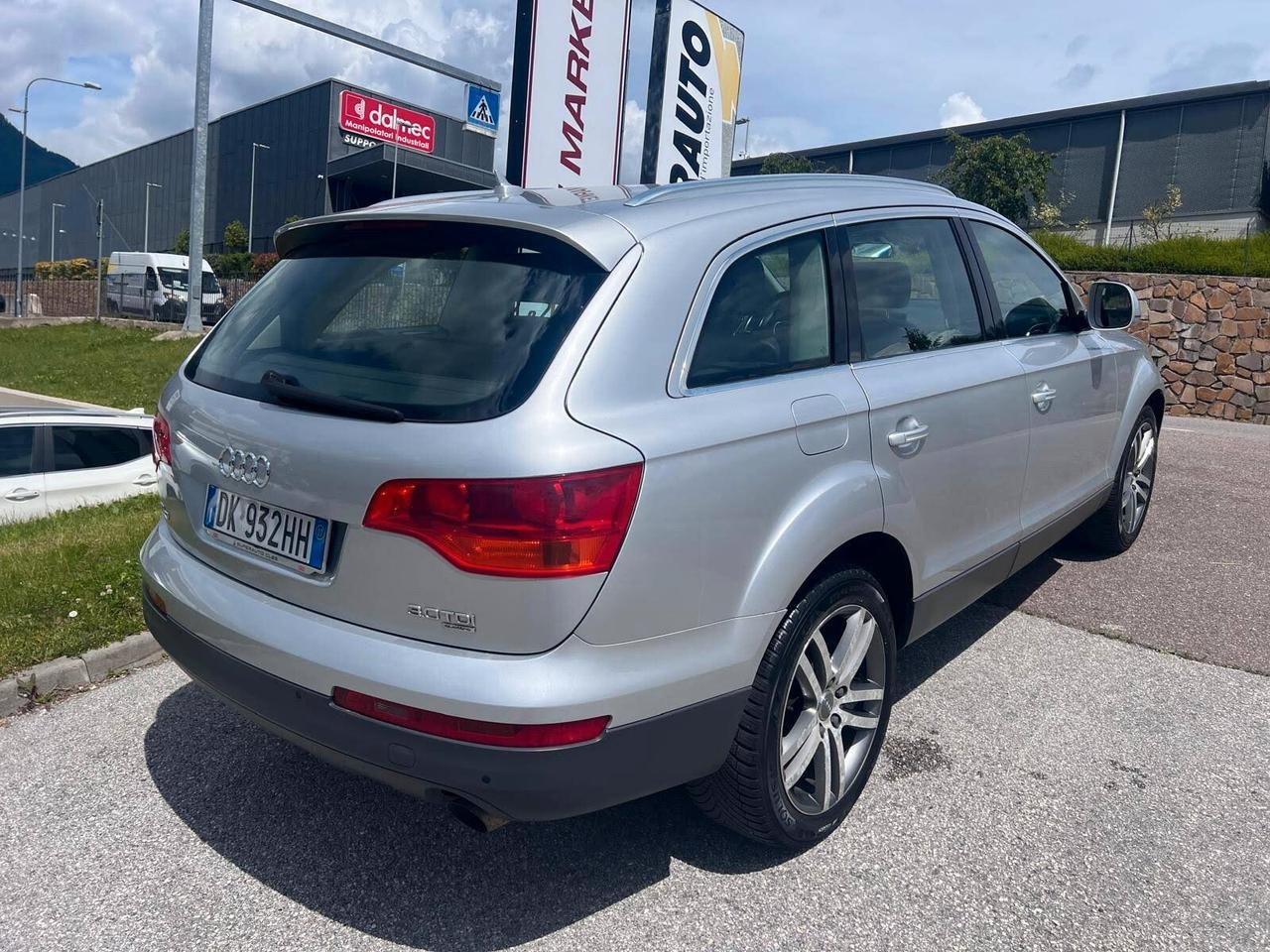 Audi Q7 3.0 V6 TDI 233CV quattro tiptronic