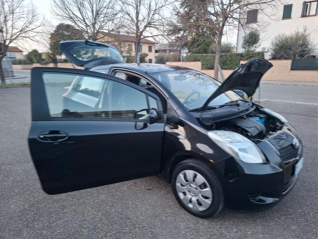 Toyota Yaris 1.0 3 porte SOLAMENTE 112.000 KM