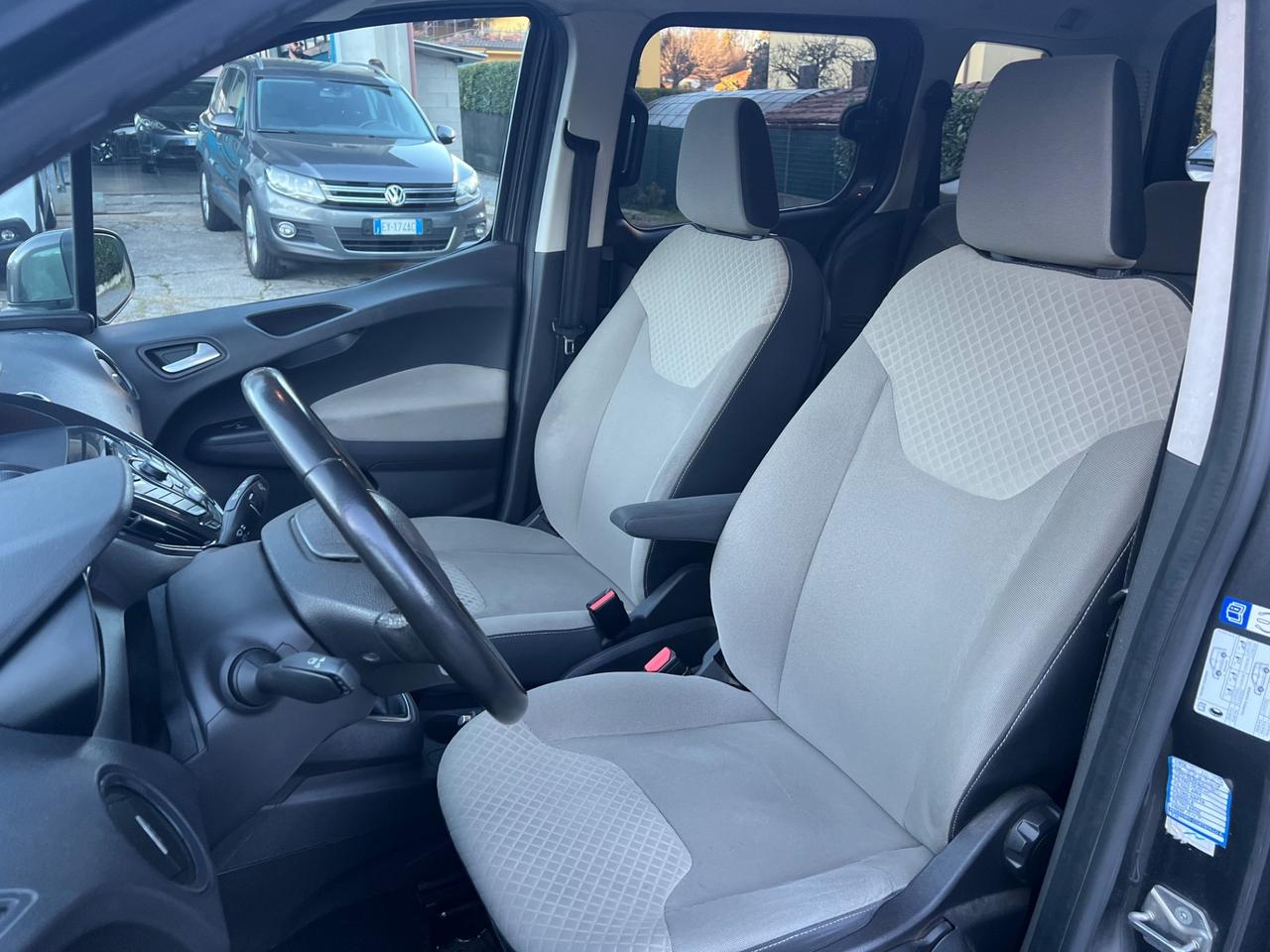 Ford Tourneo Courier 1.5 TDCI 95 CV Titanium