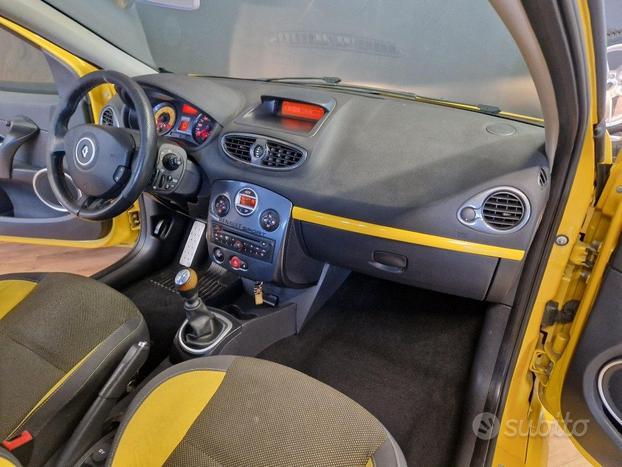 RENAULT Clio 2.0 16V 200CV 3 porte RS