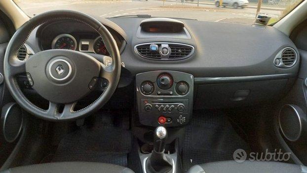 RENAULT Clio 1.2 16V 5 porte Le Iene