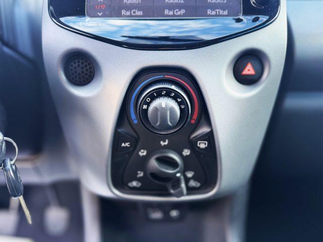 TOYOTA Aygo CONNECT 1.0 VVT-i 5 P X-BUSINESS *SERVICE TOYOTA*