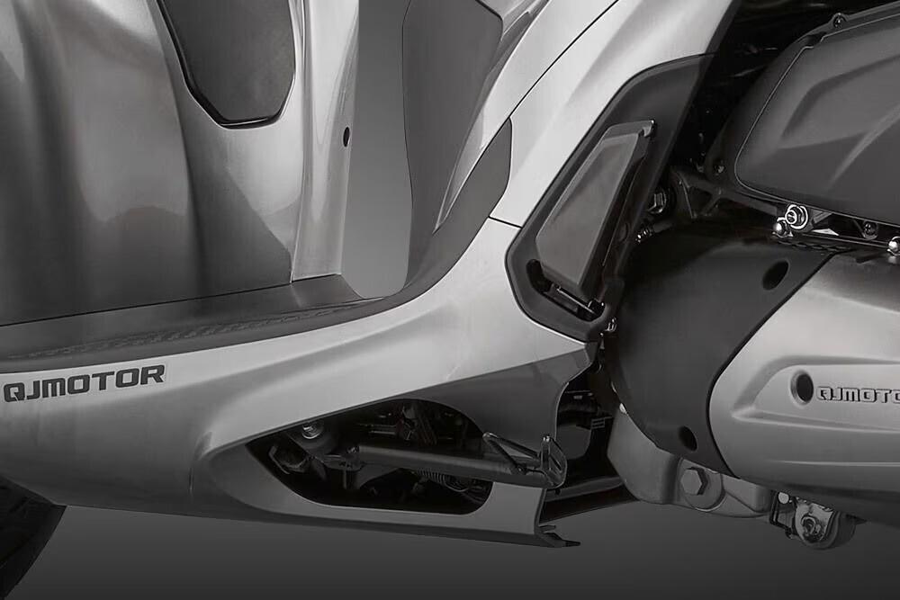 QJ MOTOR SQ 200 ABS TCS – RUOTA ALTA – BAULETTO – NUOVO