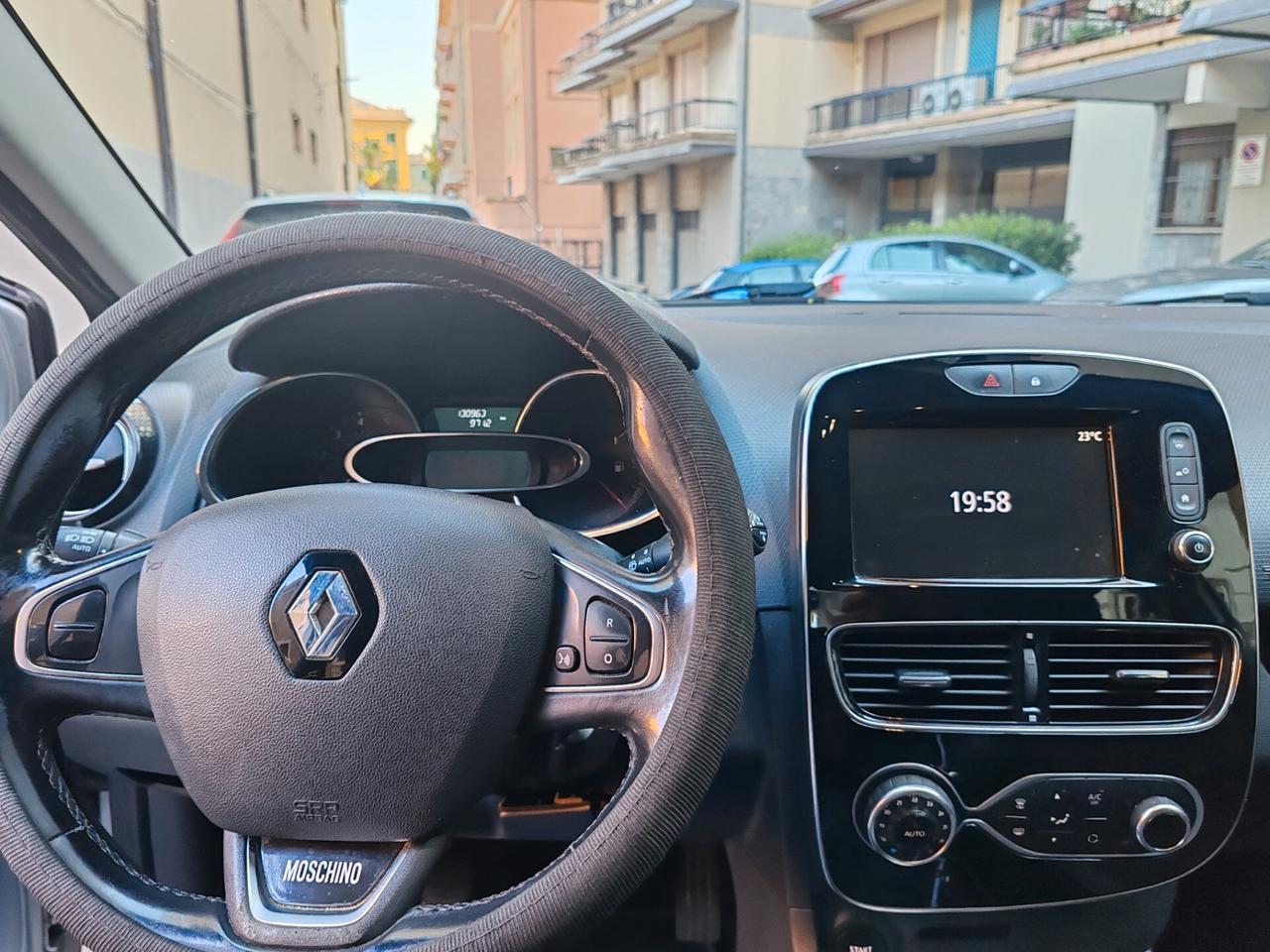 Renault Clio dCi 8V 90 CV 5 porte Moschino Zen