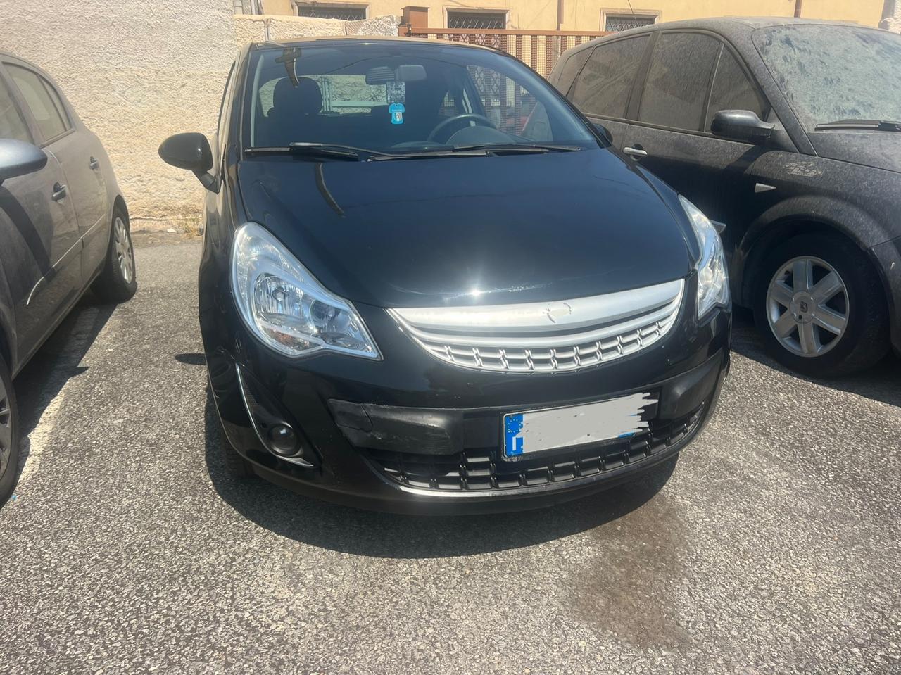 Opel corsa 1.2 benzina GPL anno 2013