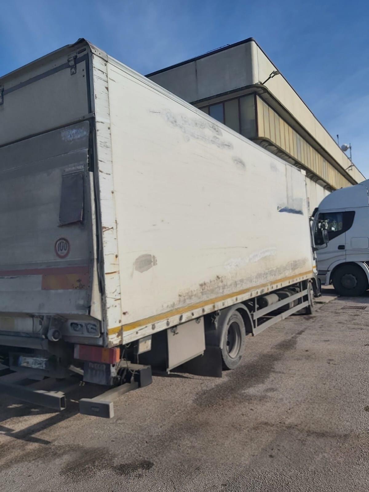 Iveco Eurocargo 120 e24 sponda idraulica