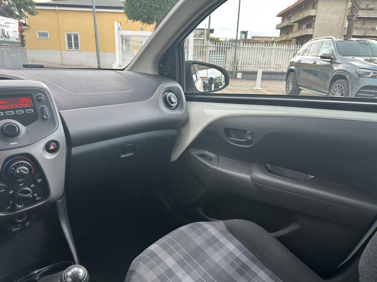 Peugeot 108 VTi 72 5 porte Allure