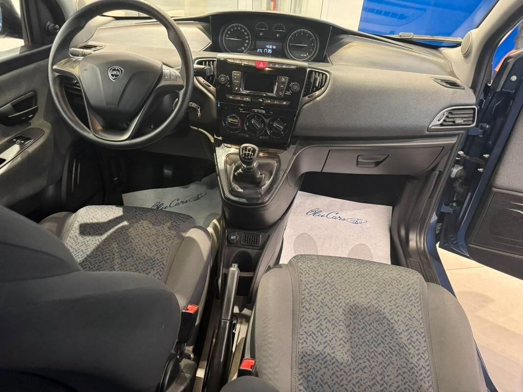 Lancia Ypsilon III 1.0 firefly hybrid Silver s&s 70cv