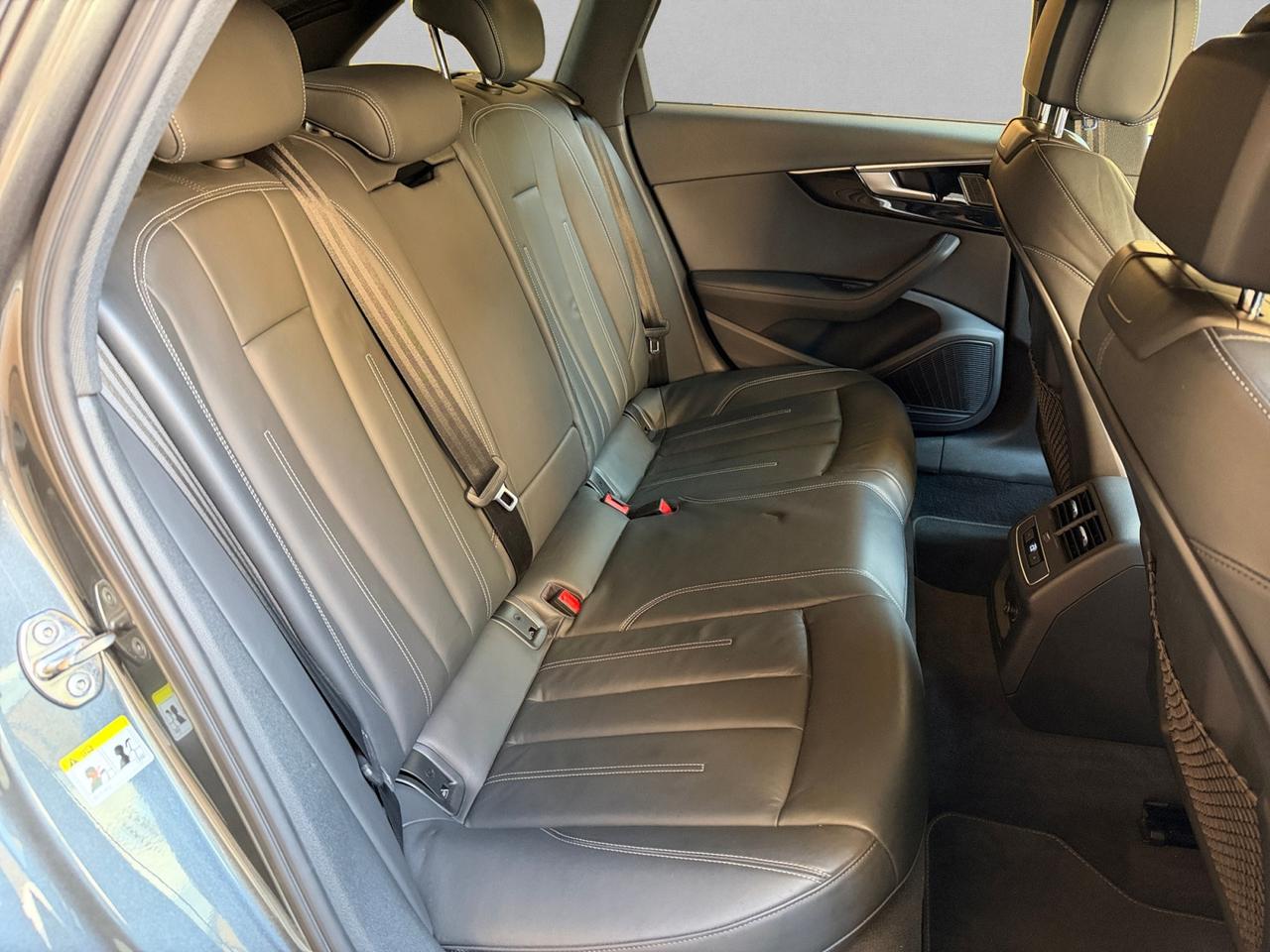 Audi A4 Avant 40 2.0 tdi mhev S line edition quattro 204cv s-tronic FARI MATRIX