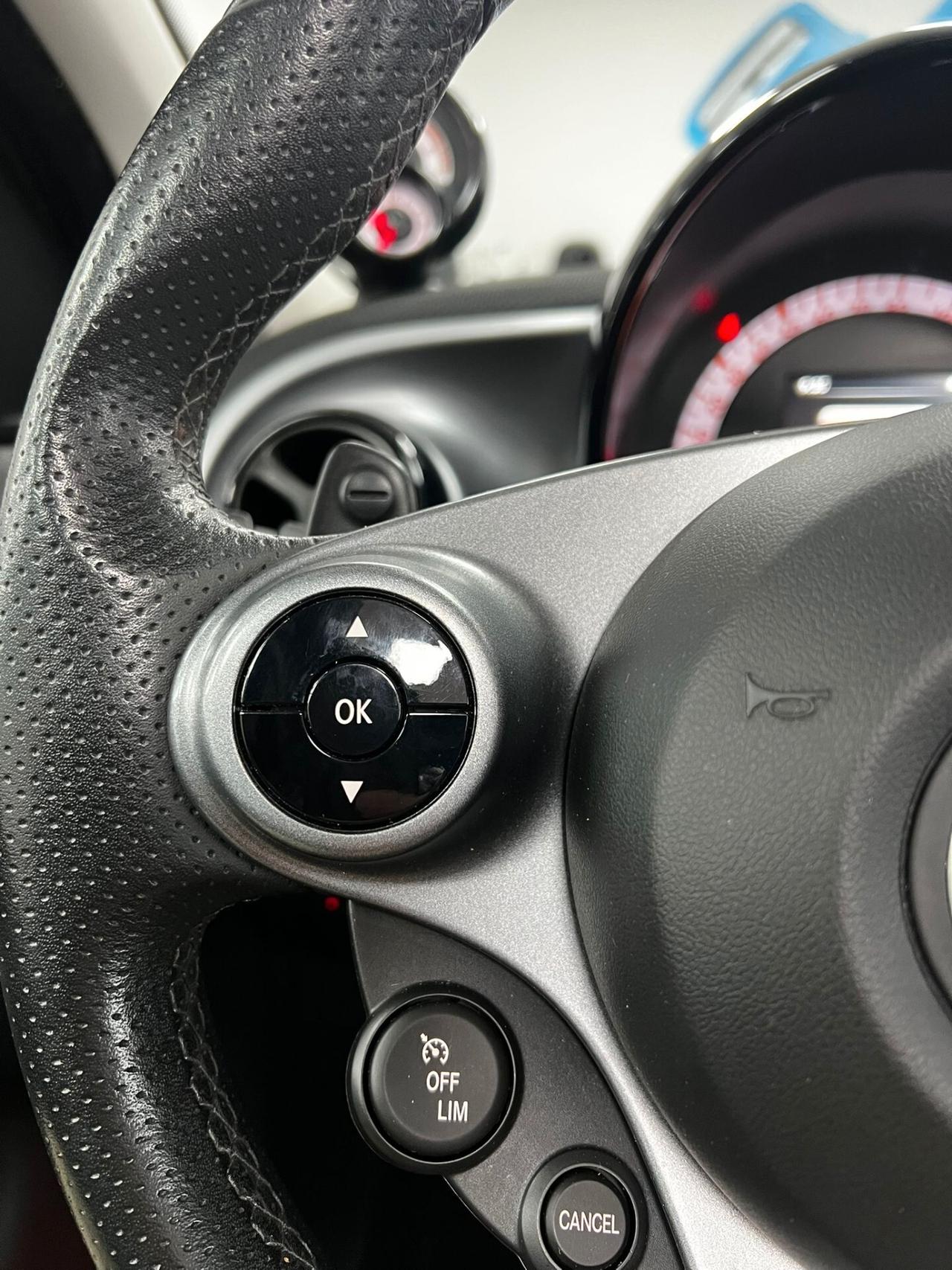 Smart ForFour 90 0.9 Turbo twinamic Prime PACCHETTO LUCI CON CAMBIO F1