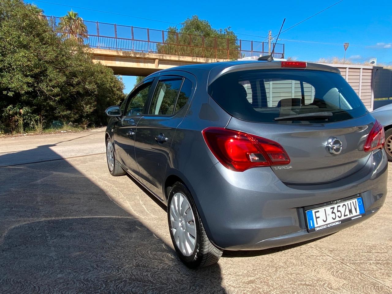 Opel Corsa 1.2 5 porte