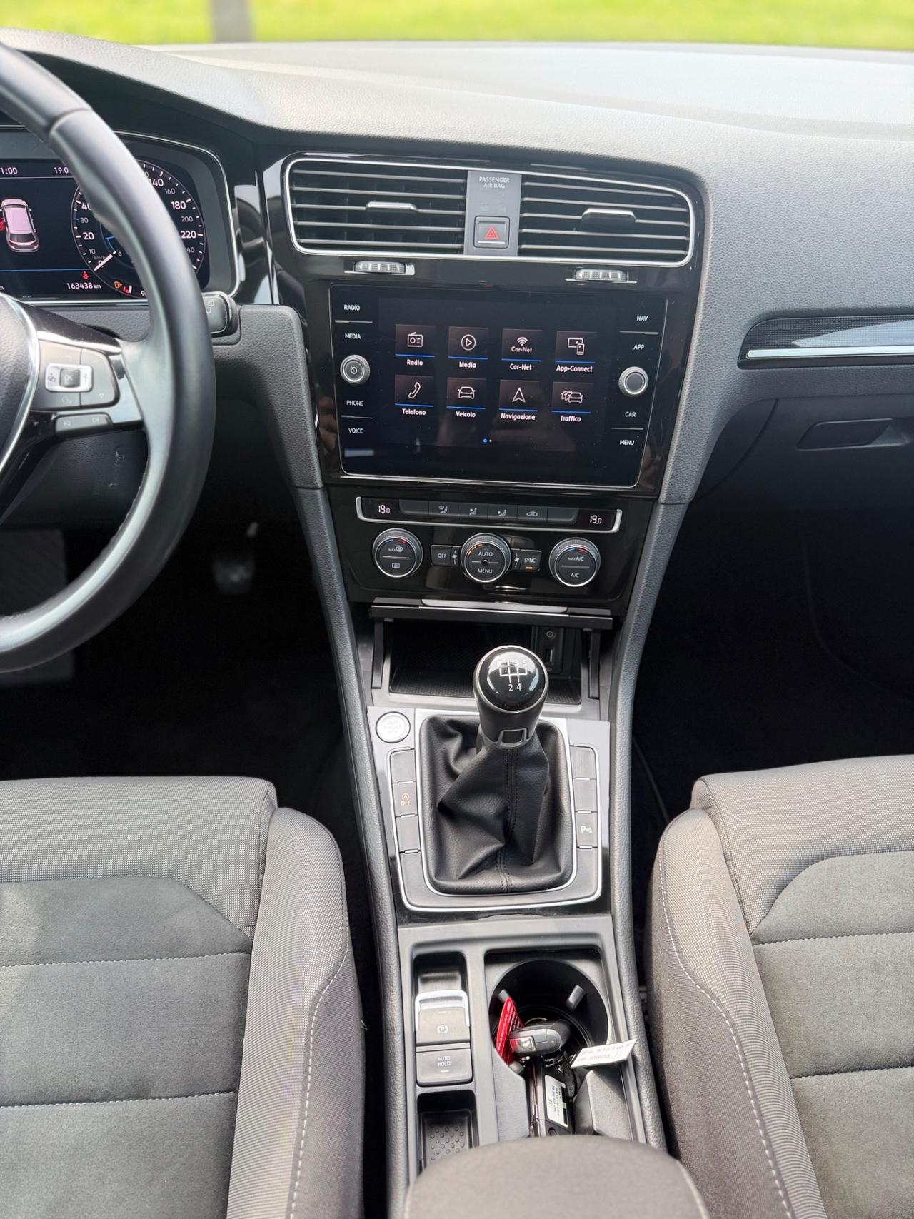 Volkswagen Tiguan 2.0 TDI R-Line SCR 4MOTION Advanced BlueMotion Technology